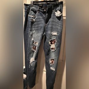 Judy Blue Jeans with leopard print distress! 16w